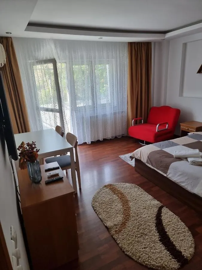 Charming And Intimate Getaway In Bucharest - Near Unirii Square Apartment