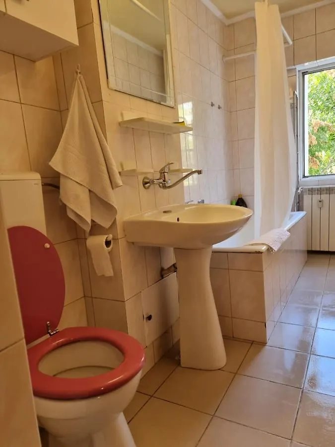 Charming And Intimate Getaway In Bucharest - Near Unirii Square Apartment Romania