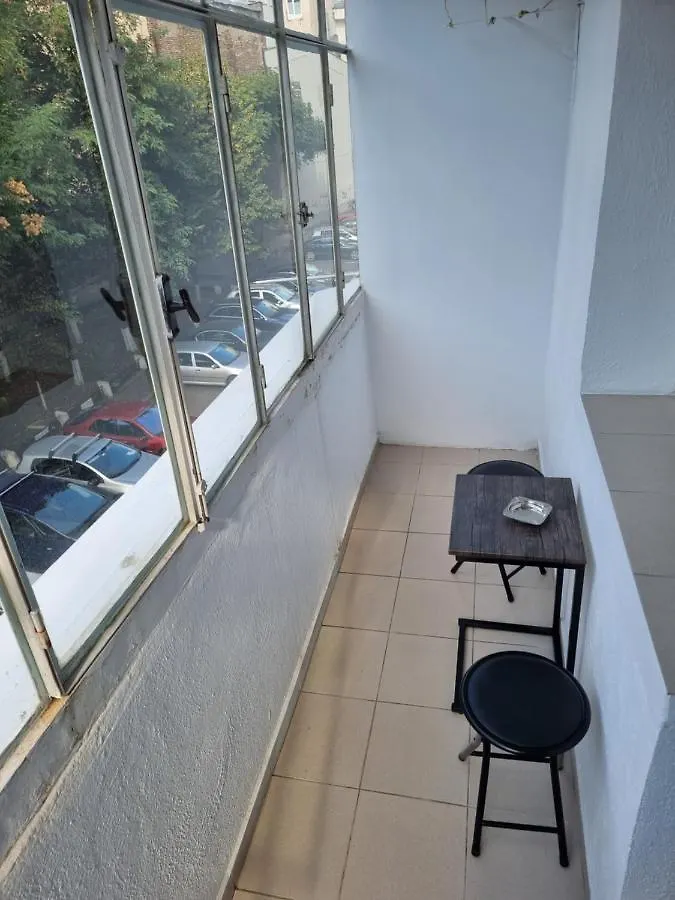 Charming And Intimate Getaway In Bucharest - Near Unirii Square Apartment